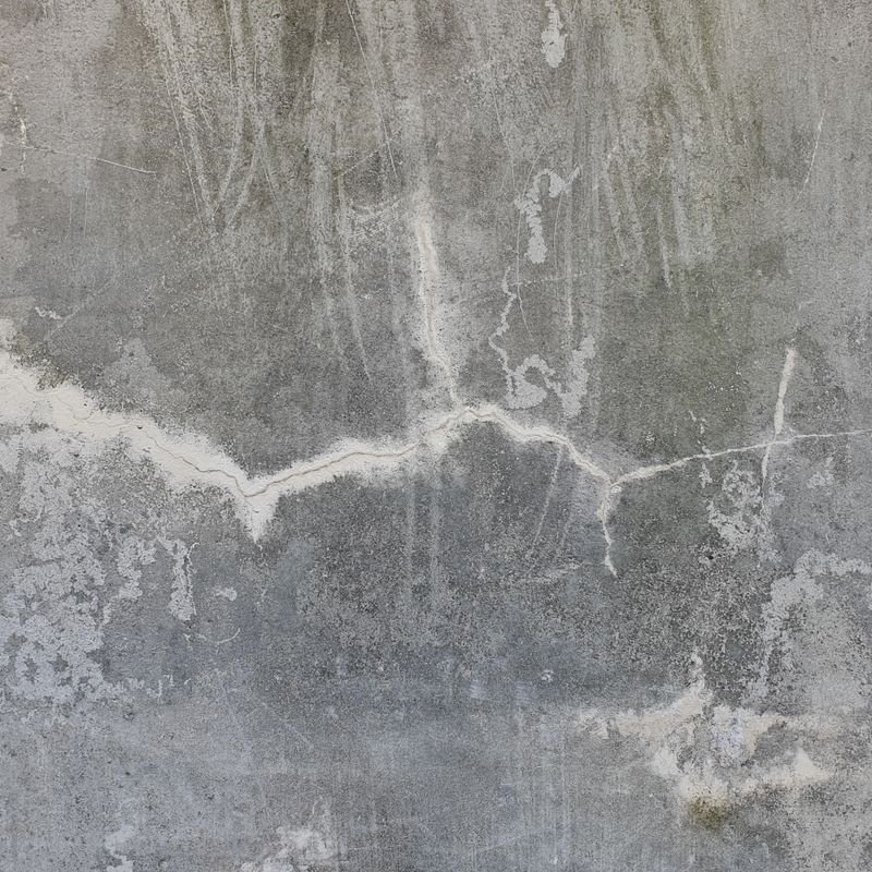 Cracked brickwork needing dilapidation logging