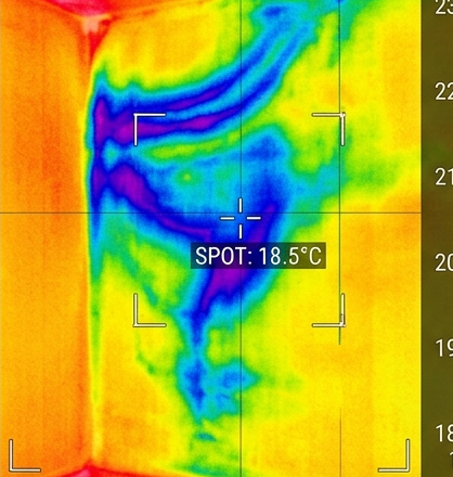 Thermal imaging moisture detection for building defect claim